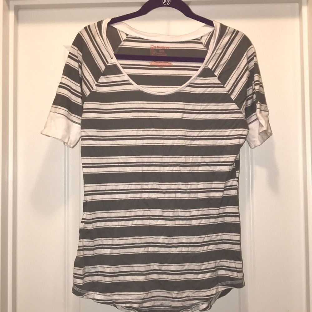 No boundaries mid sleeve t-shirt